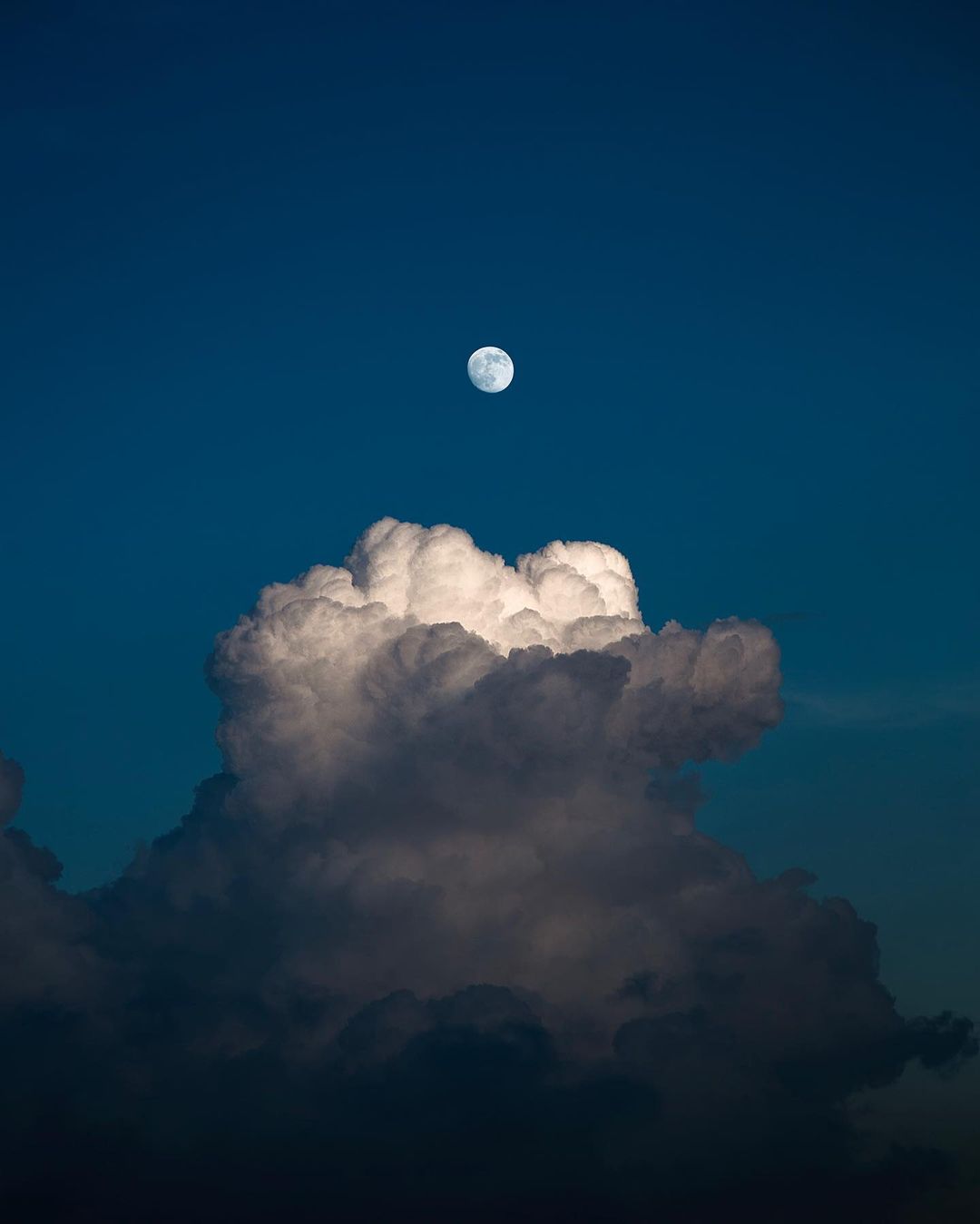 Doctors Want to Drill a 5 Kilometer Hole on the Moon, to Chat Online.